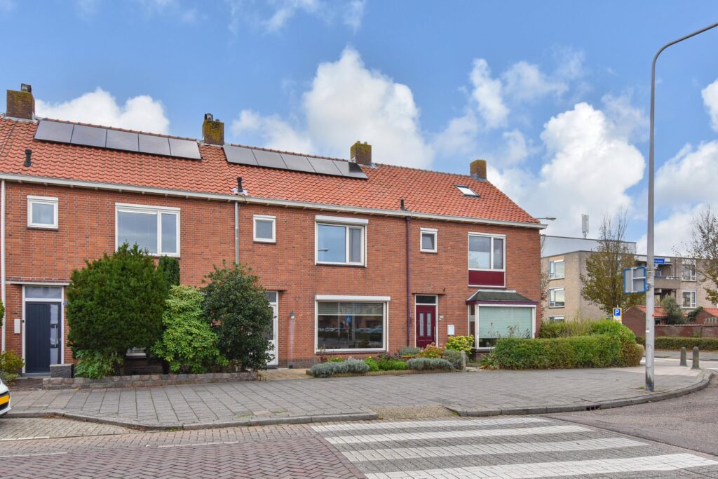 Larixlaan 3, MONSTER