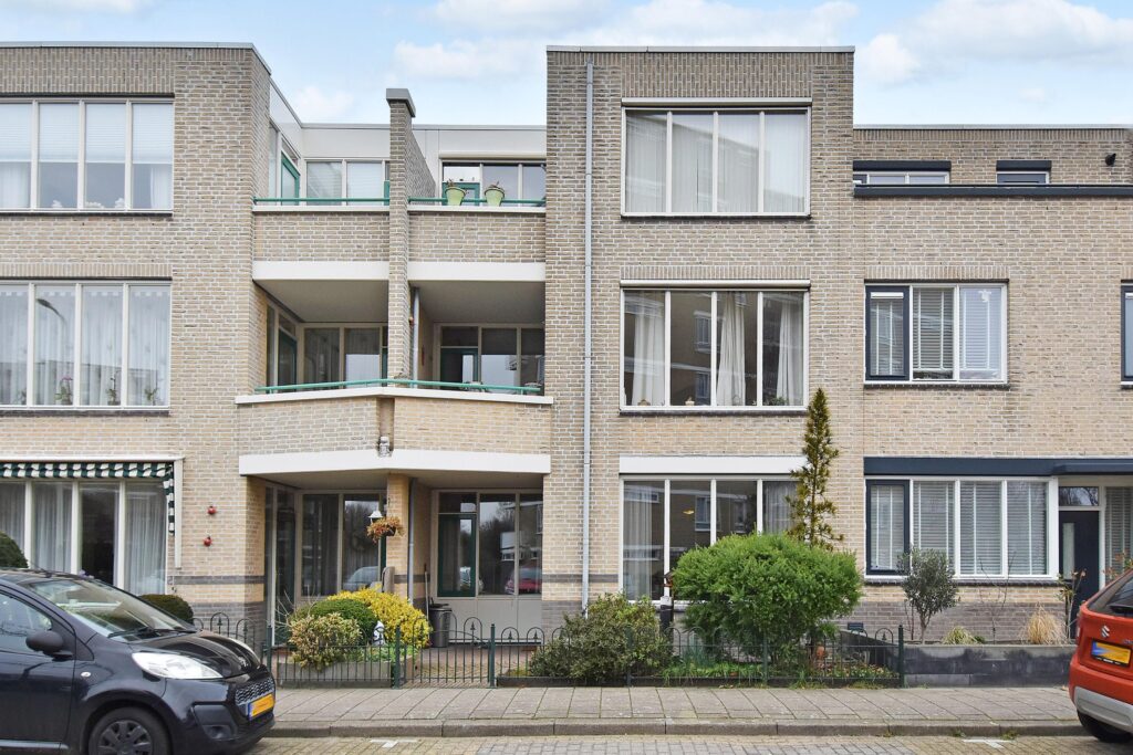 Bram Frosstraat 10, 'S-GRAVENHAGE